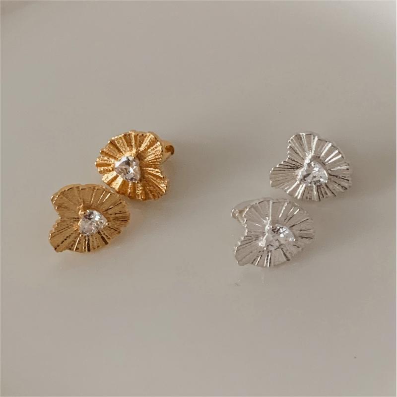 Minimalist Heart-Shaped 925 Sterling Silver Stud Earrings with Zircon Inlay and Folded Texture