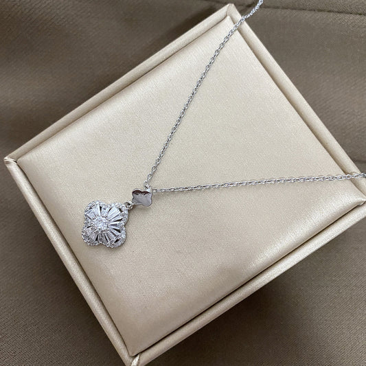 Original Design Floral Shaped Titanium Steel Necklace with Micro-Paved Rhinestone Clover Pendant on O-Chain for Women and Men
