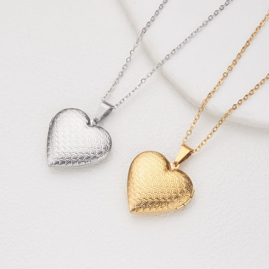 Natural Style Heart-Shaped Opening Photo Frame Necklace in Stainless Steel with Polished Titanium Steel Pendant