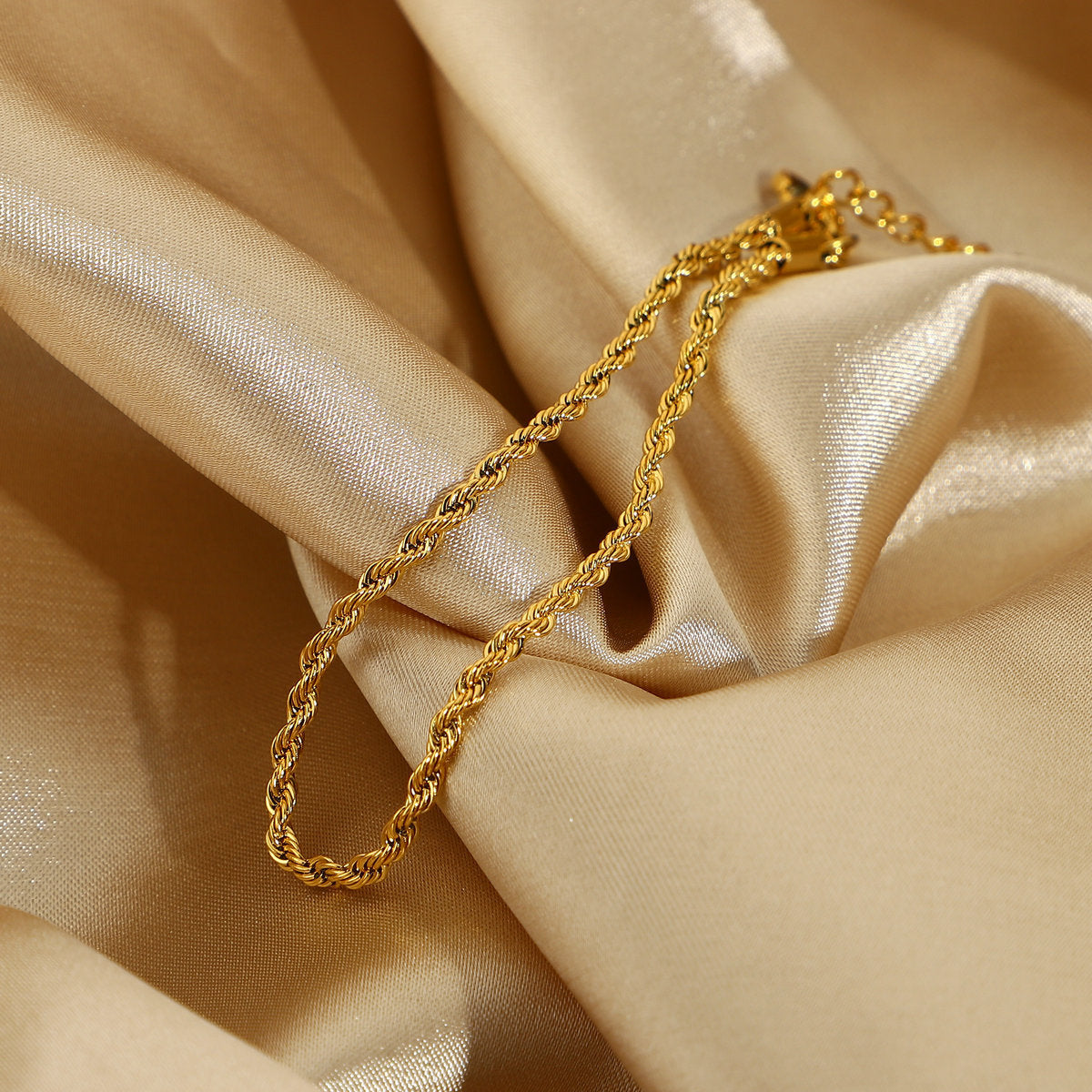 Classic Geometric Rope Twist 18K Gold Plated Stainless Steel Fashion Bracelet for Women and Men