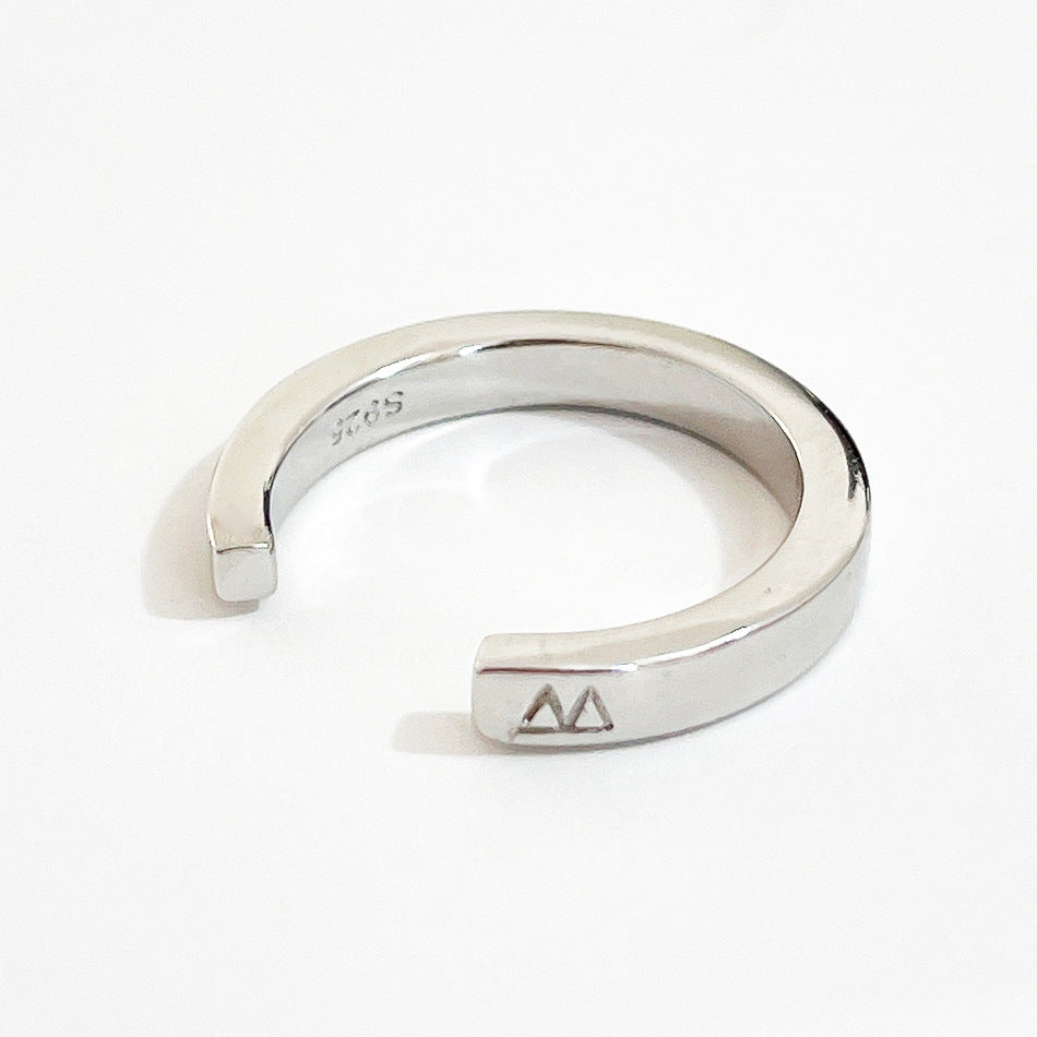 Anillo abierto de plata de ley 925 minimalista con forma geométrica pulida y alambre cuadrado macizo