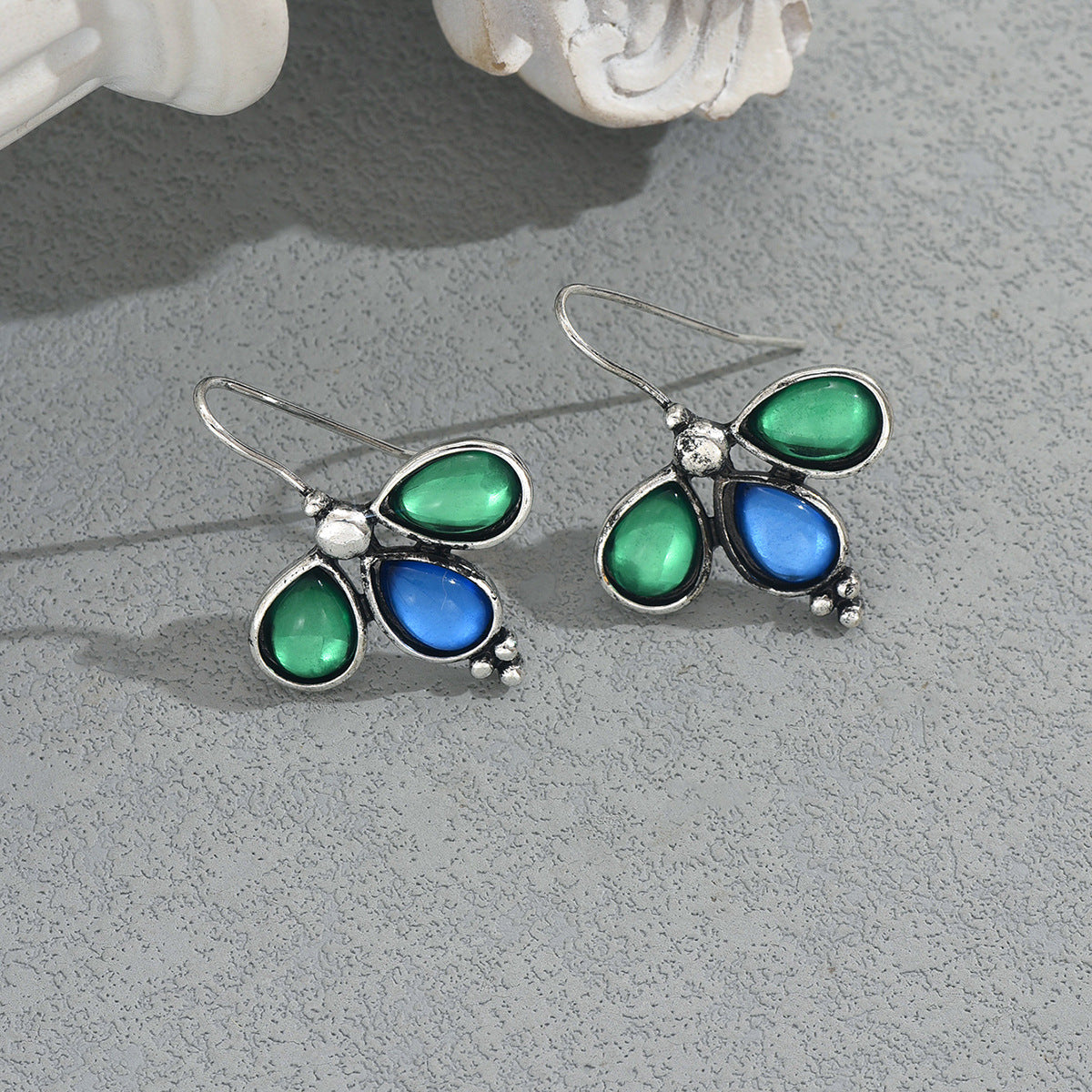 Pendientes de mujer de circonita geométrica vintage con elementos de diseño floral y circular