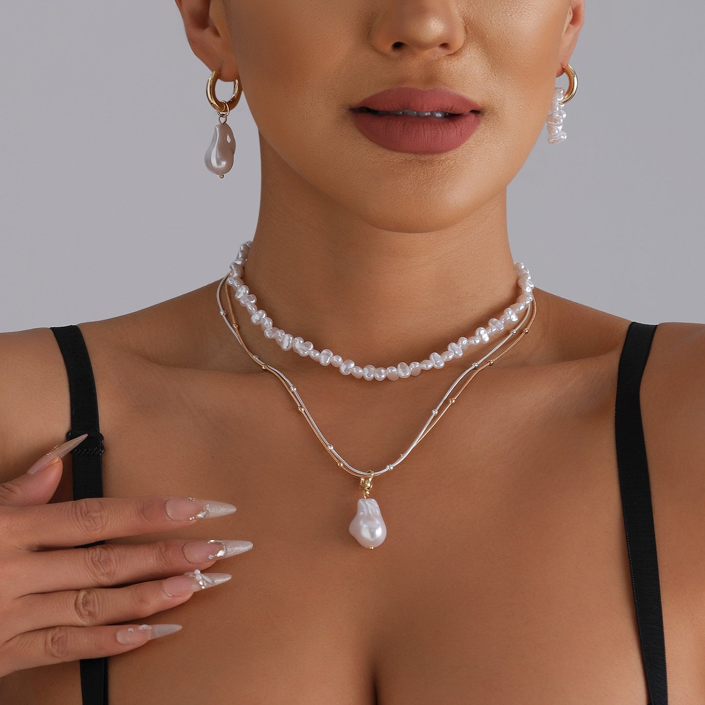 Minimalist Baroque Pearl Multi-Layer Necklace for Women with Heart and Geometric Pendant in Alloy with Plating Finish
