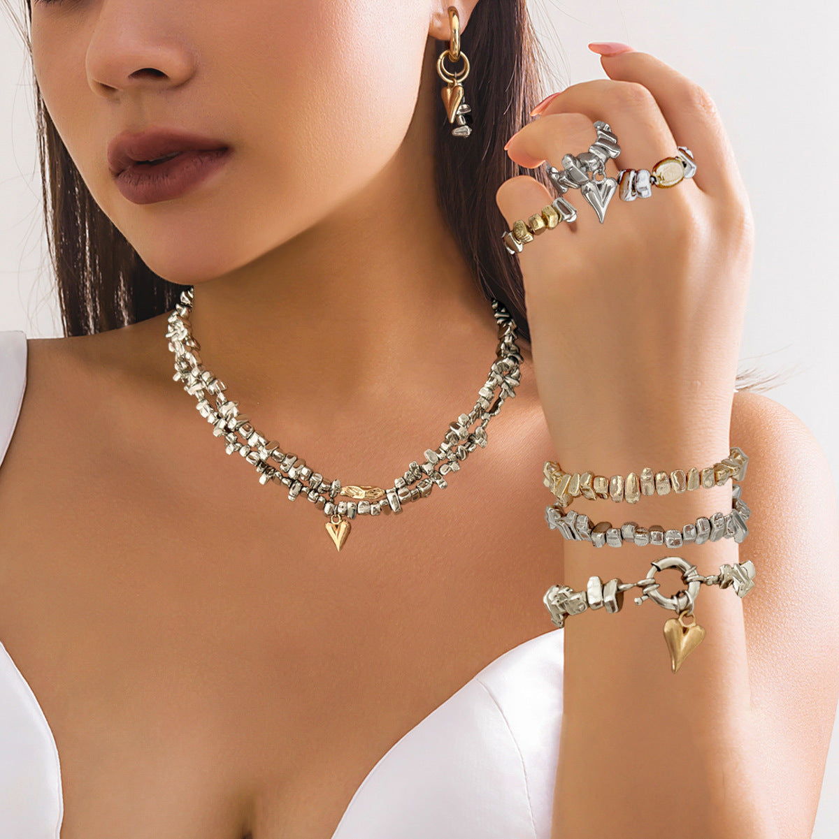 Collana con ciondolo personalizzato in lega a forma di cuore irregolare da donna con finitura placcata e dettagli perline