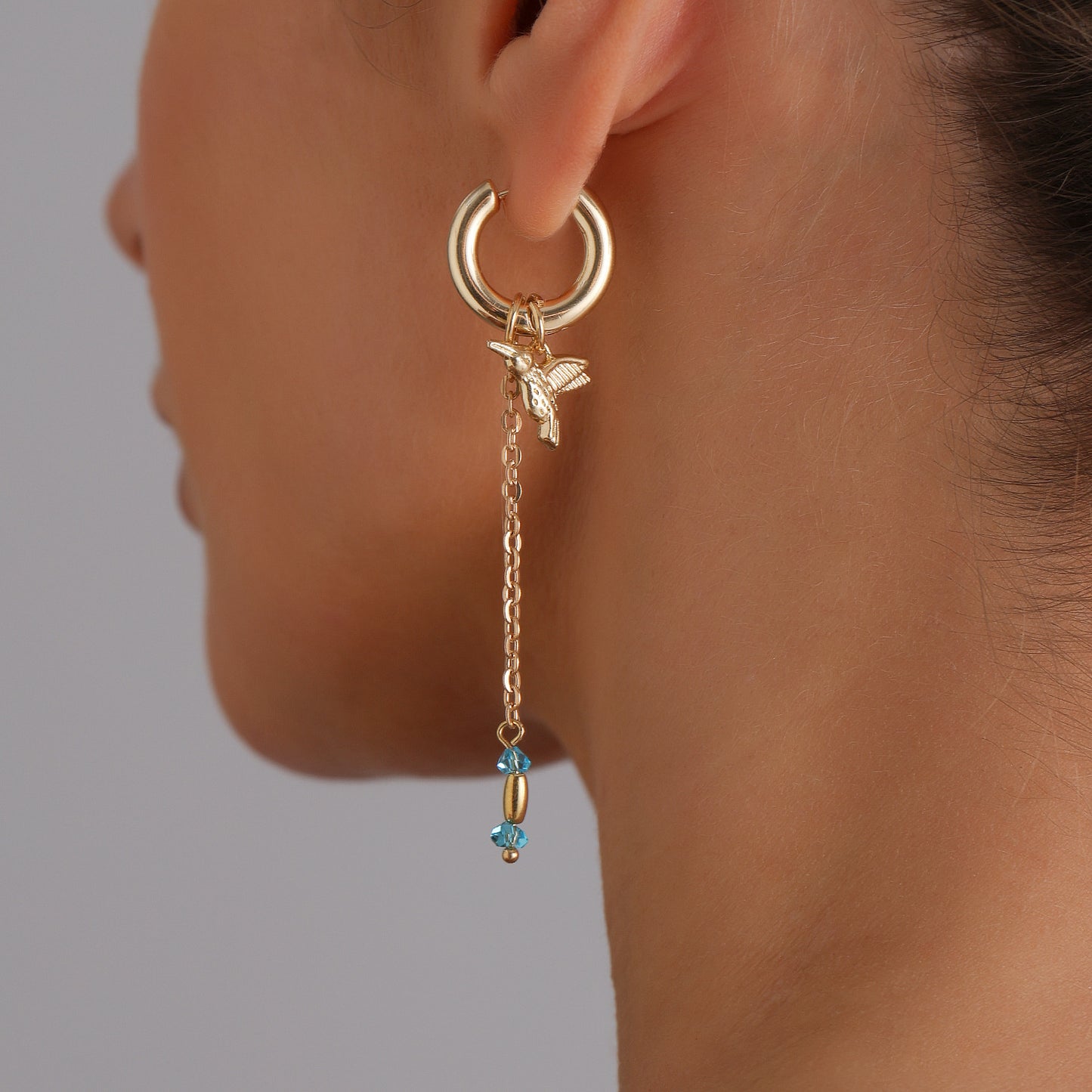 Fashionable Blue Crystal Bird Pendant Necklace for Women with Geometric Design Alloy Chain and Plated Finish