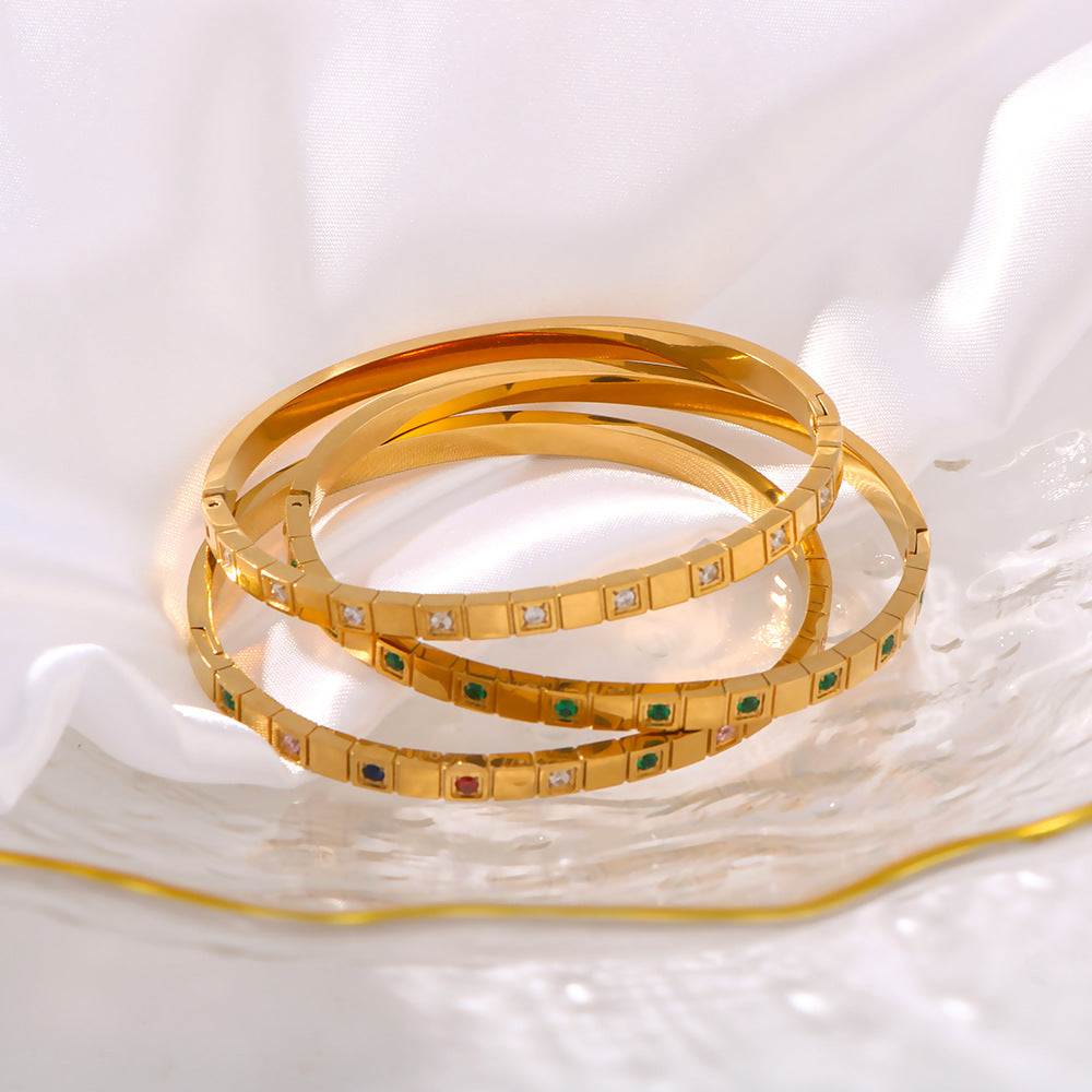 Minimalist Geometric Square Grid Pattern Rhinestone-Embellished Titanium Steel Bracelet with 18K Gold Plating