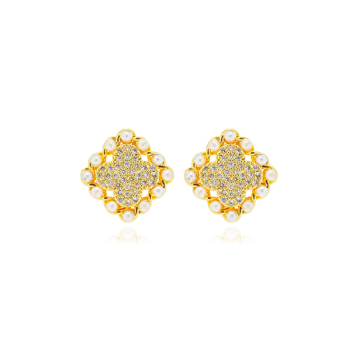 Set Collana Pendente Minimalista a Quadrifoglio Geometrico con Intarsio di Perle e Placcatura in Acciaio al Titanio da Donna