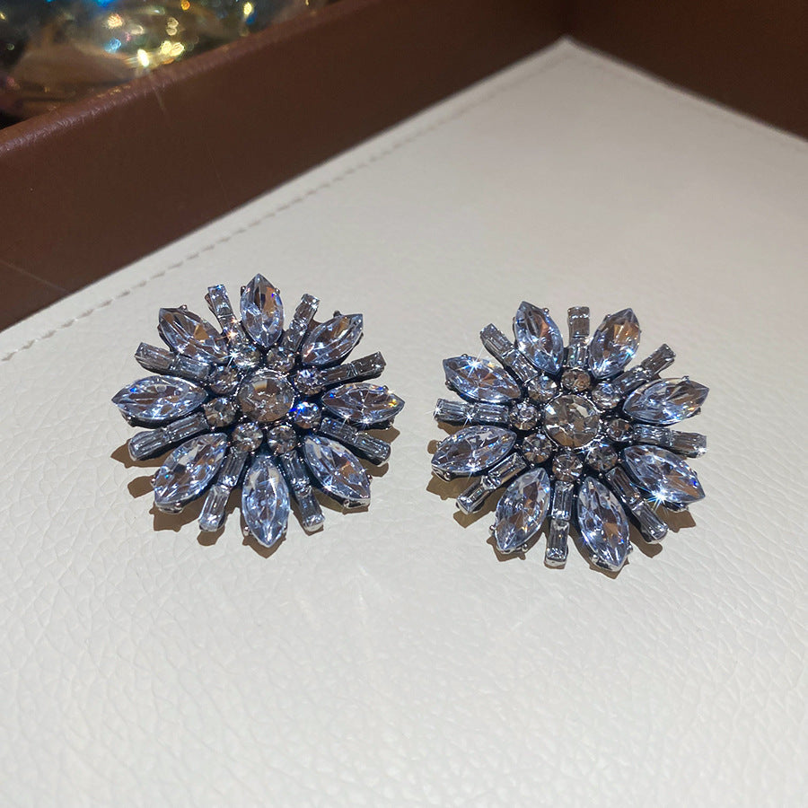 Pendientes de aleación florales de moda con incrustaciones de diamantes de imitación para mujer, pendientes de lujo con postes de acero