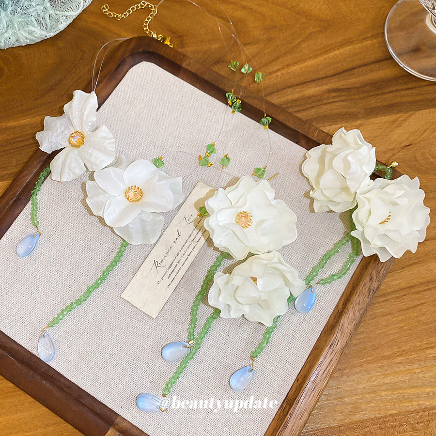 Parure di collana e orecchini con nappe floreali e cristalli, da donna, con finitura placcata