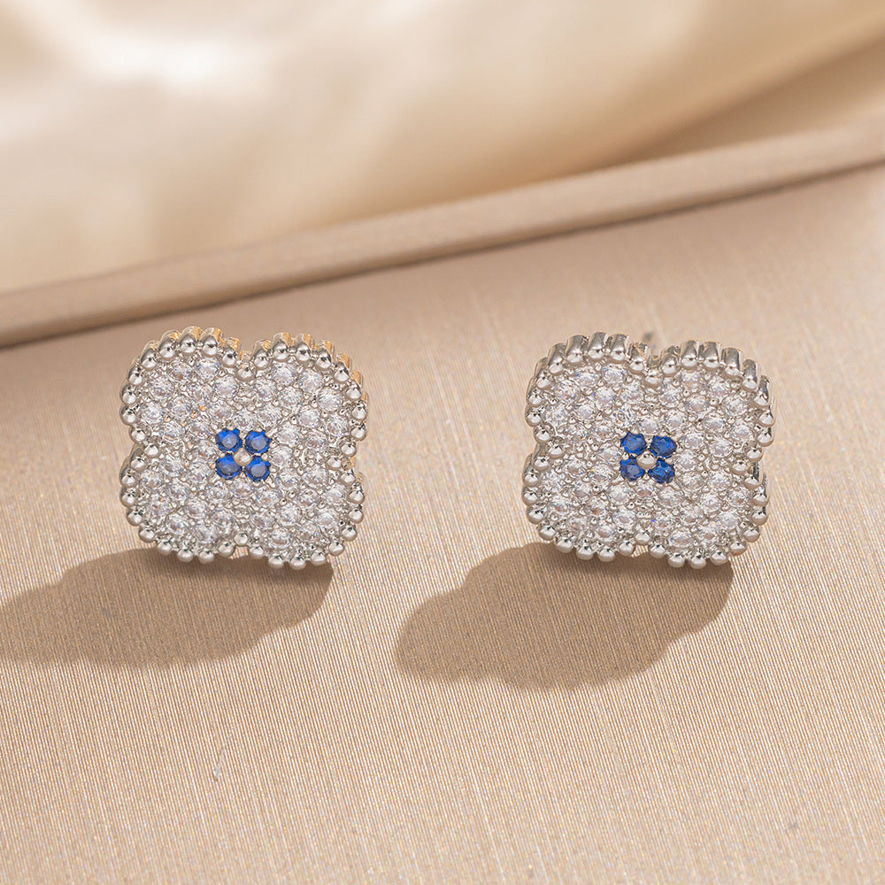 Elegante Set di Lusso: Orecchini, Collana e Anello in Rame Placcato Oro con Zirconi a Cuore Incastonati, con Catena a O, per Donne