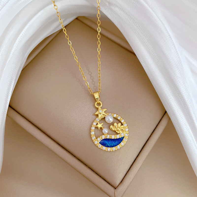 Collar con colgante circular de perlas de acero de titanio minimalista con detalles de diamantes de imitación para mujer, cadena con medallón geométrico