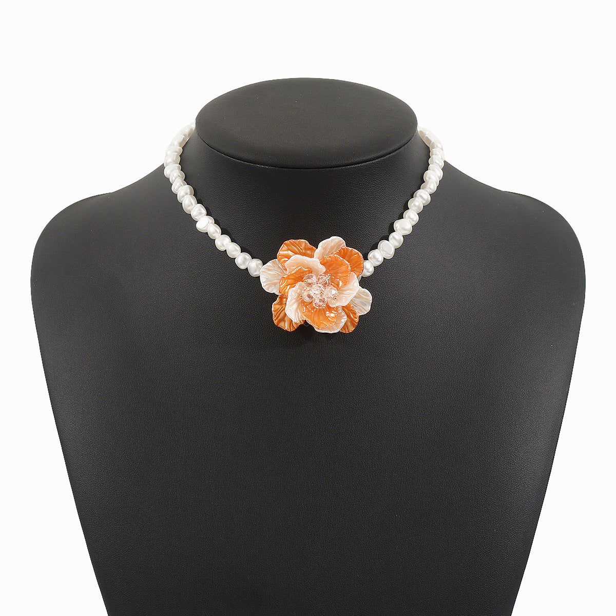 Collana Pendente Romantica Francese Vintage con Camelia per Donna, con Perle Imitazione e Strass su Delicata Catena alla Clavicola