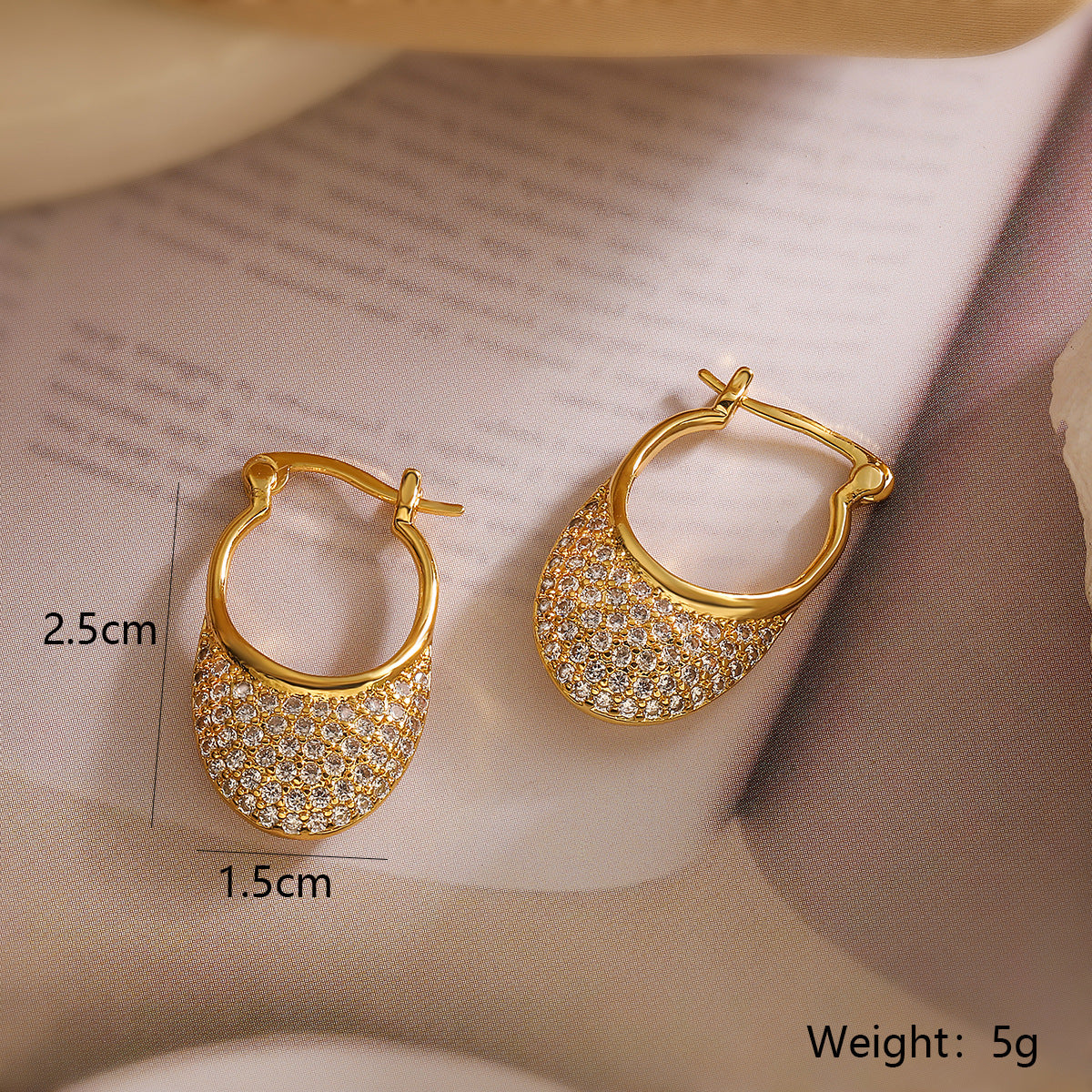 Orecchini a Cerchio Geometrici Minimalisti da Donna Realizzati in Ottone con Placcatura in Oro 18K e Intarsio di Zirconi