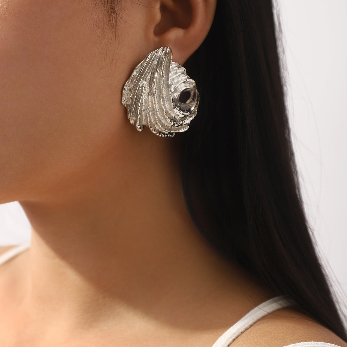 Pendientes de aleación con diseño geométrico irregular creativo, estilo retro y acabado chapado para mujer