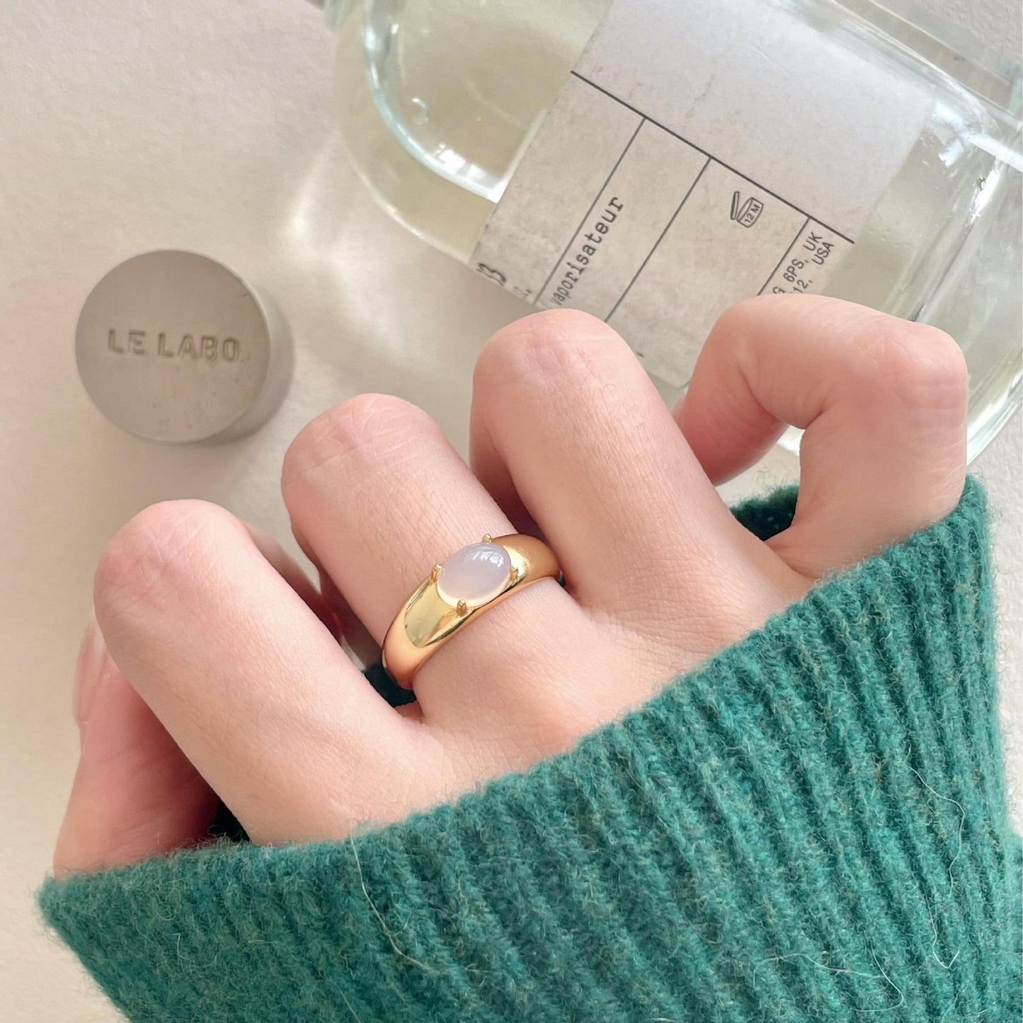 Anillo Minimalista con Forma de Lazo de Plata de Ley 925 con Detalle de Nota Musical para Mujer