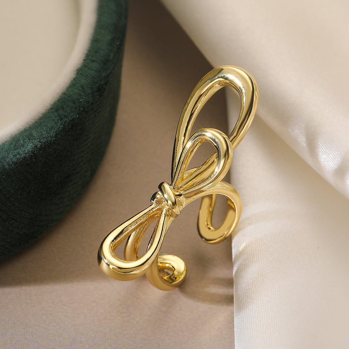 Anello Aperto da Donna Minimalista con Fiocco Geometrico Placcato Oro 18K