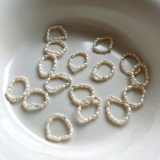 Anillo elástico de plata de ley 925 con perla barroca de agua dulce redonda