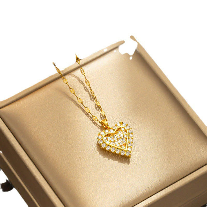Sweet and Edgy Heart-Shaped Titanium Steel Pendant Necklace for Women with Rhinestone Inlay and Vacuum Plating Finish