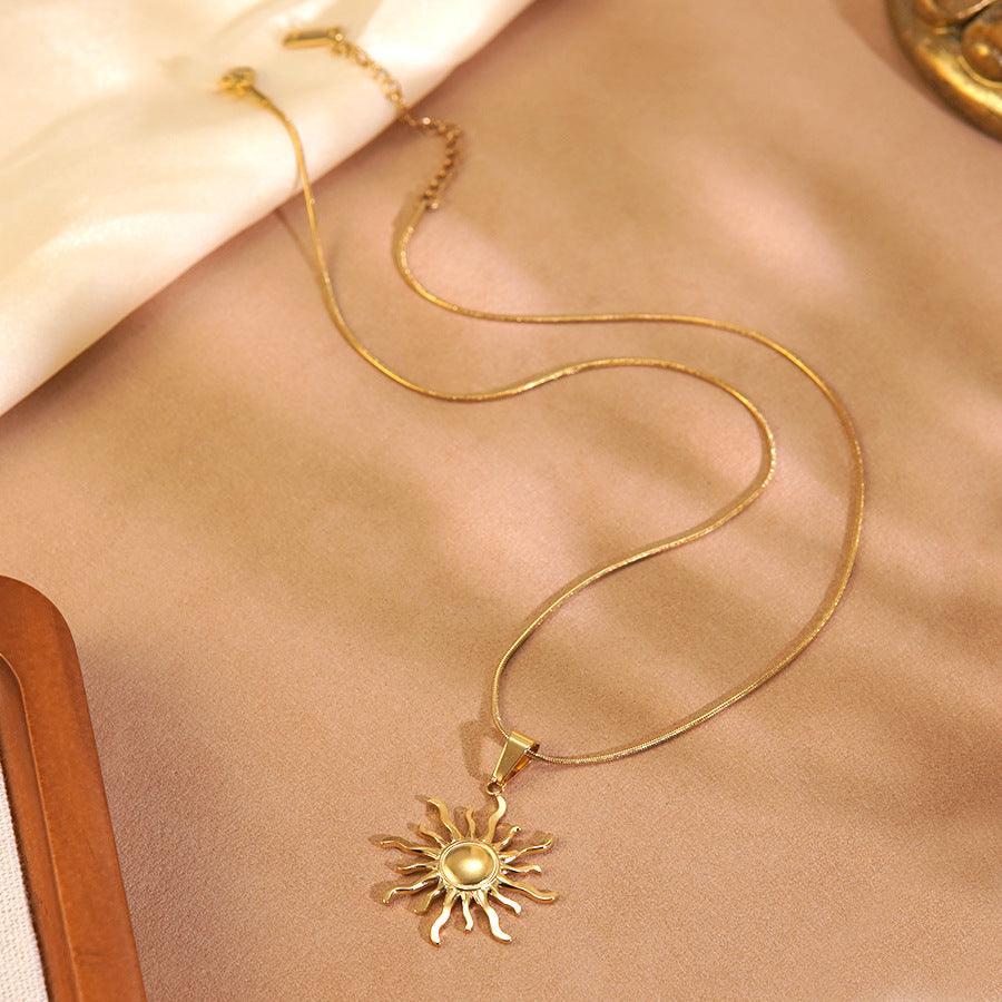 Collana da donna vintage elegante con turbina solare geometrica in acciaio inossidabile