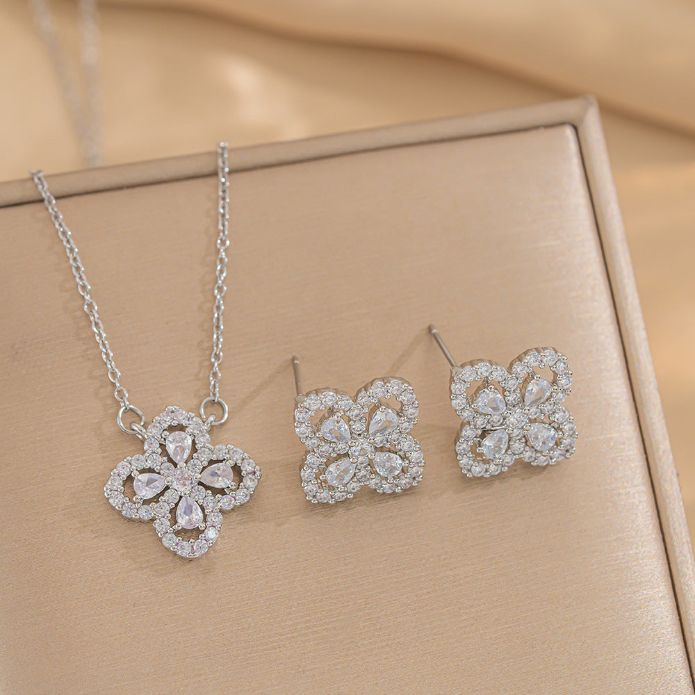 Minimalist Floral Lucky Flower Pendant Necklace for Women in Stainless Steel with Micro-Pave Zirconia on O-Chain