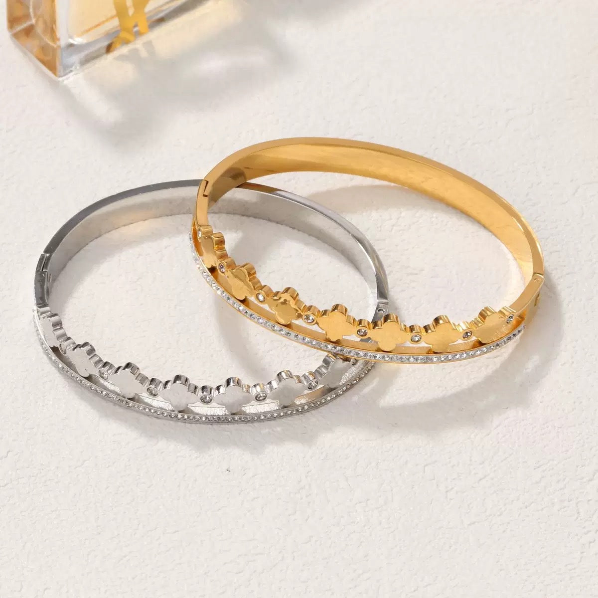 Minimalist Geometric Stainless Steel Bracelet for Women with Rhinestone Inlay and Anti-Tarnish Plating