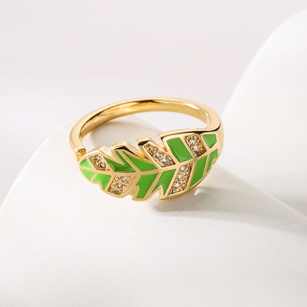 Anello Minimalista Geometrico a Foglia in Rame con Placcatura in Oro e Intarsio in Zircone per Donne