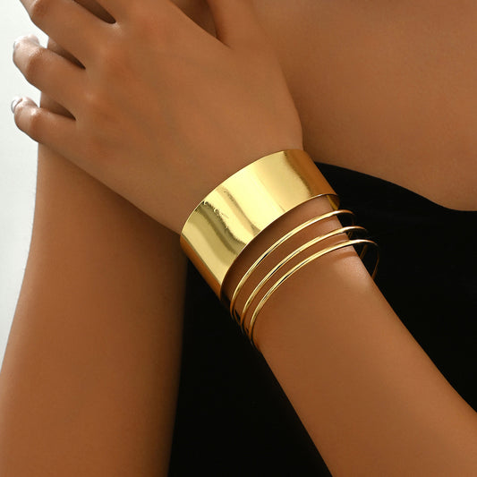 Pulsera geométrica hueca minimalista de aleación de zinc para mujer con superficie pulida y diseño de apertura ajustable