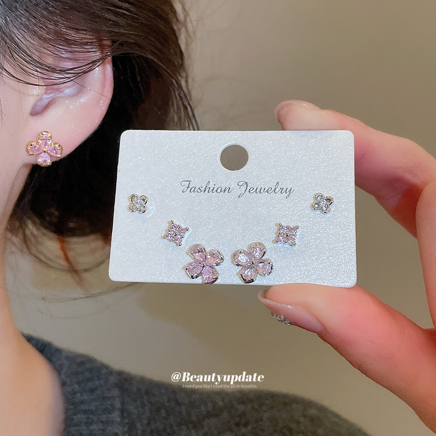 Set di Orecchini a Lobo Eleganti Floreali con Zirconi per Donna in Rame Placcato Oro con Perni in Acciaio Inossidabile, Accessorio di Moda Lusso Minimalista