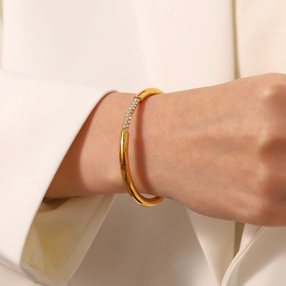 INS Style Geometric Stainless Steel Bracelet with 18K Gold Plating and Green Rhinestone Inlay