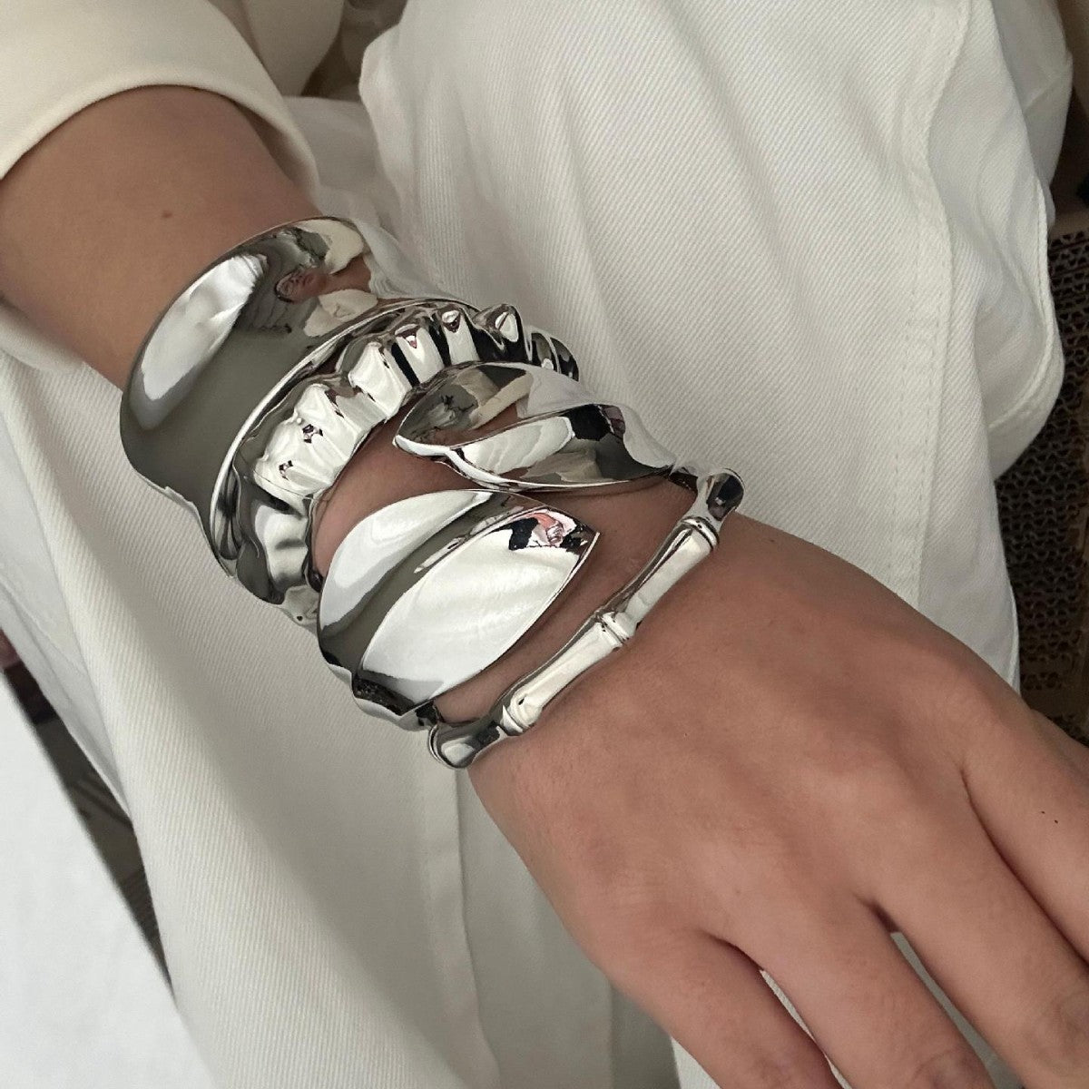 Fashion Minimalist Geometric Open Cuff Bracelet for Women Alloy Plated Smooth Wrap Design