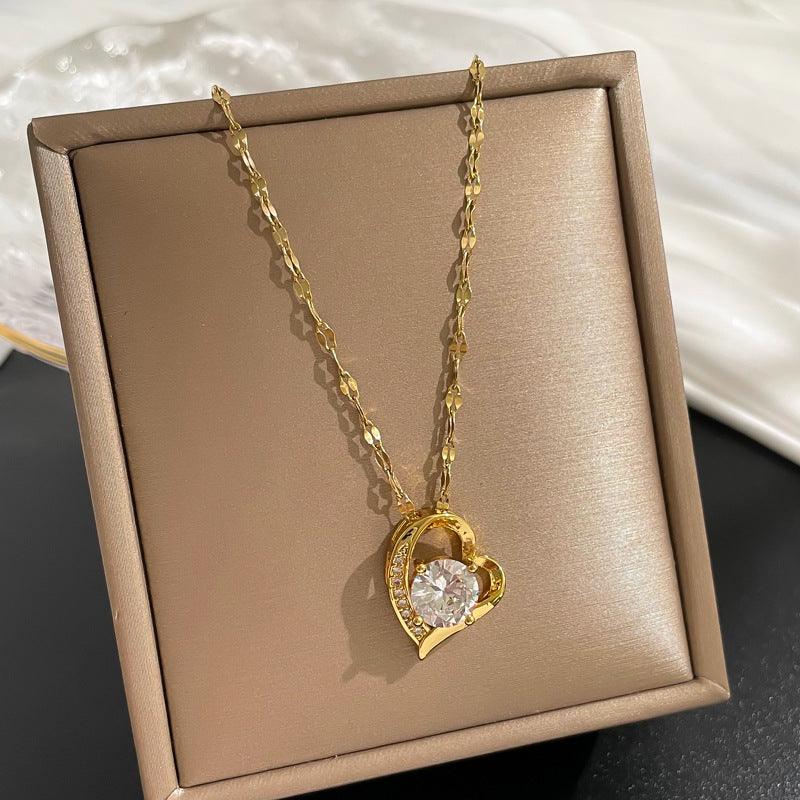 Sweet Fresh Heart Geometric Titanium Steel Lip Chain Necklace for Women with Rhinestone Inlay and Copper Pendant