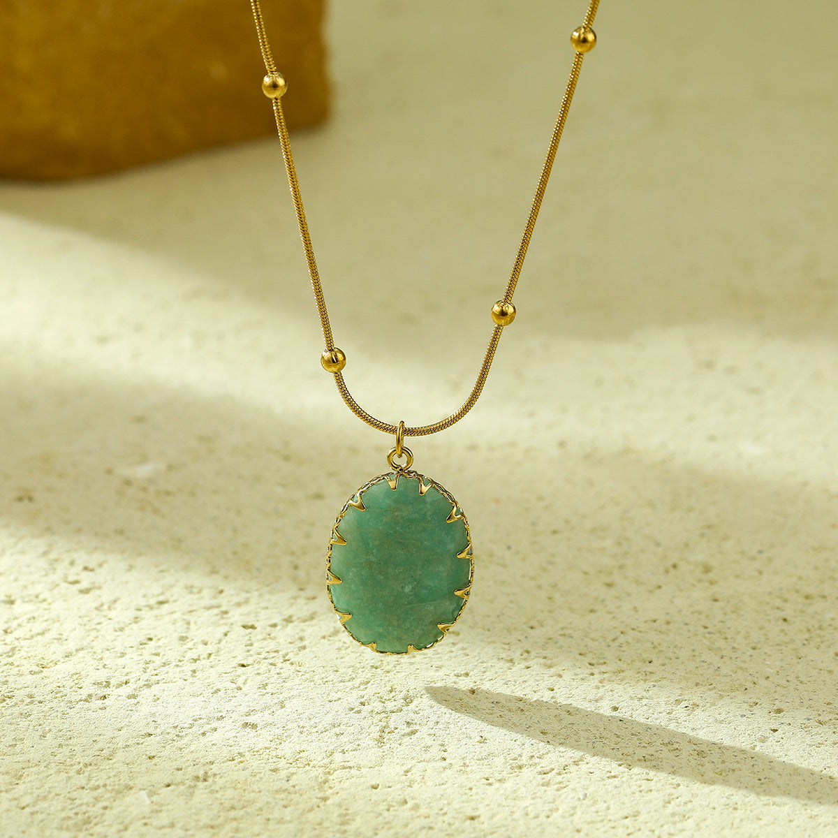 Vintage Minimalist Stainless Steel Pendant Necklace with Rhinestone Inlay for Women
