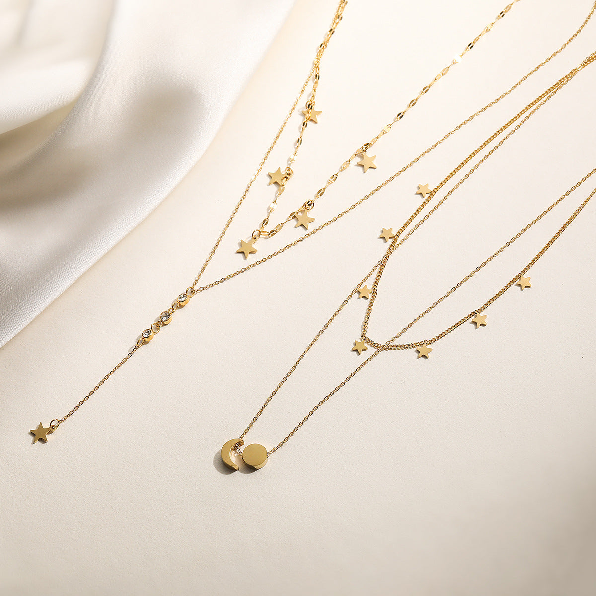 Minimalist Star Pendant Necklace for Women with Stainless Steel Chain Plated in 18K Gold and Zircon Accents