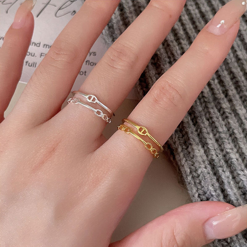 Anello Minimalista a Forma di Cuore in Argento Sterling 925 con Finitura Lucida e Delicato Design a Linee per Donna