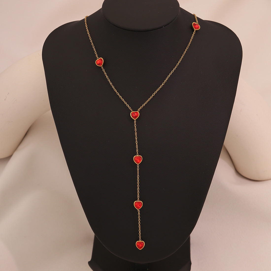 Fashionable Heart-Shaped Stainless Steel Pendant Necklace with Plated Finish, O-Chain Style for Women
