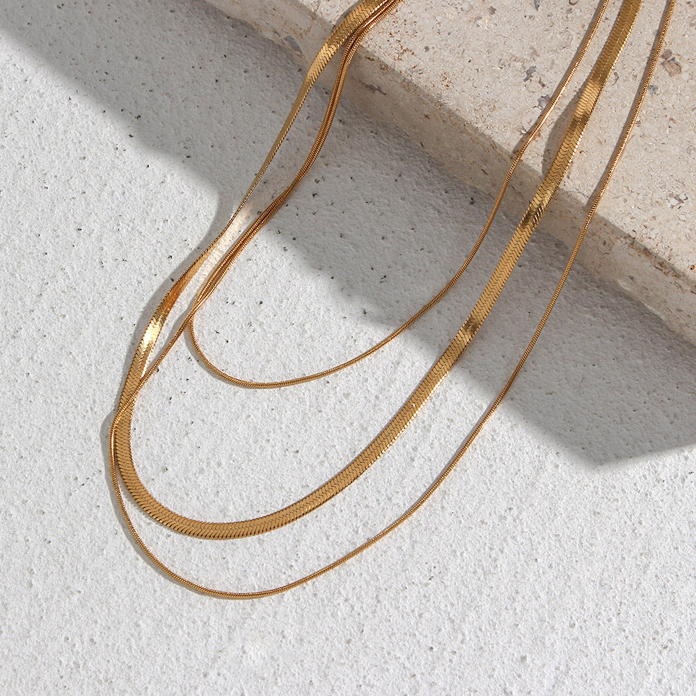 Collana alla Moda a Tre Strati Geometrica per Clavicola in Acciaio Inossidabile Placcato Oro 18K con Catena Serpente