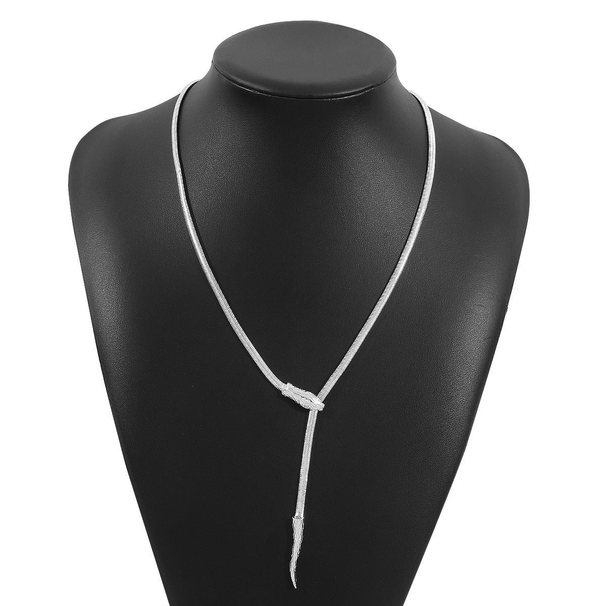 Collar de cadena de serpiente chapado en acero titanio geométrico minimalista para mujer con diseño de cierre ajustable