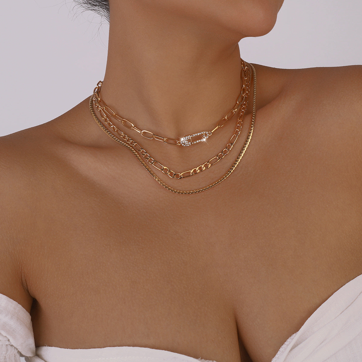 Sweet and Edgy Geometric Pendant Necklace with Micro-Pavé Rhinestones, Electroplated Iron Alloy Base, Delicate Clavicle Chain for Women