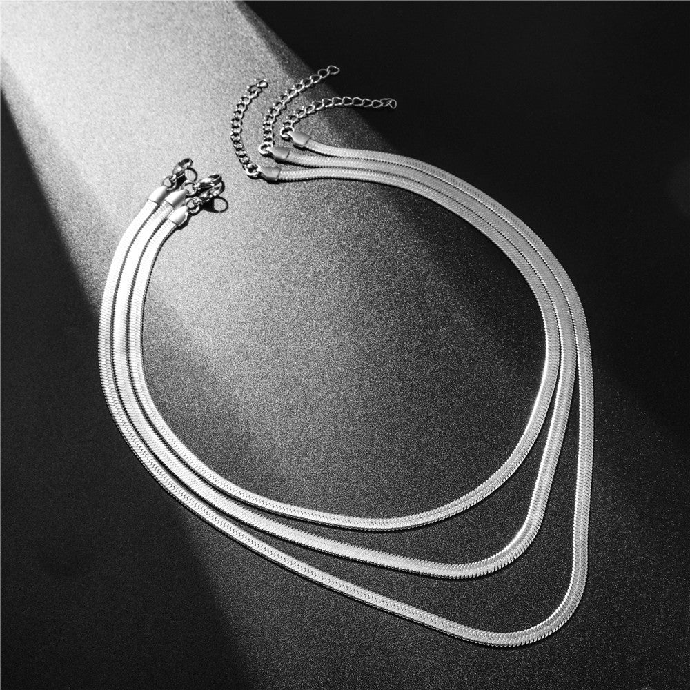 Hip-hop Minimalist Geometric Stainless Steel Plated Snake Chain Necklace with Titanium Steel Pendant for Women