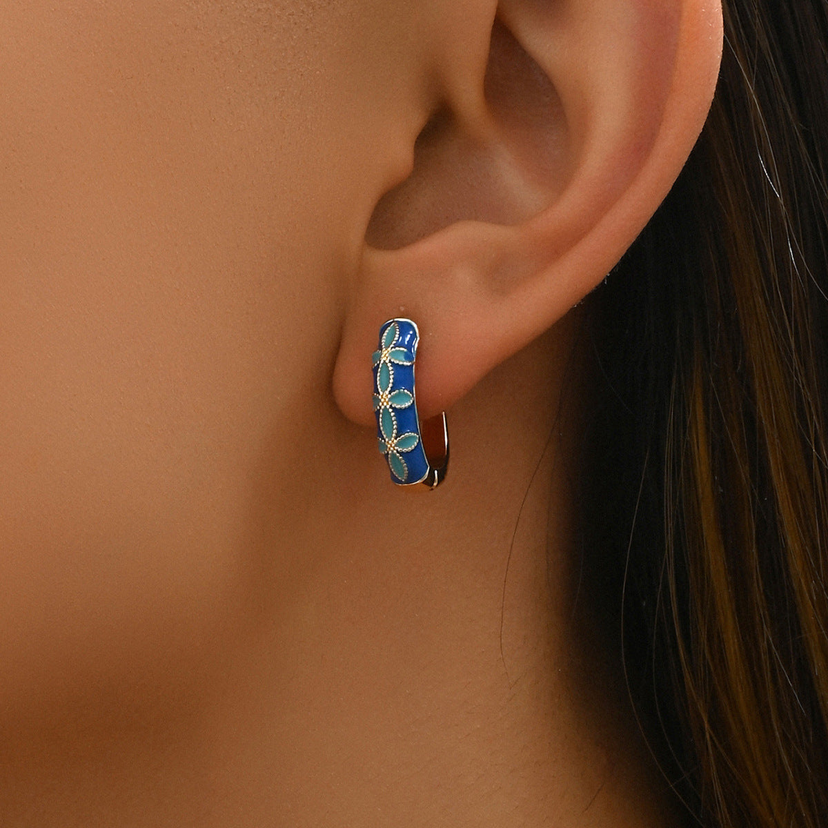 Pendientes Minimalistas Florales Vintage con Diseño de Trébol en Cobre y Acero Inoxidable con Acabado Esmaltado