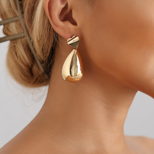 Orecchini a perno da donna minimalisti geometrici a forma di cuore con goccia d'acqua, in metallo, con finitura placcata