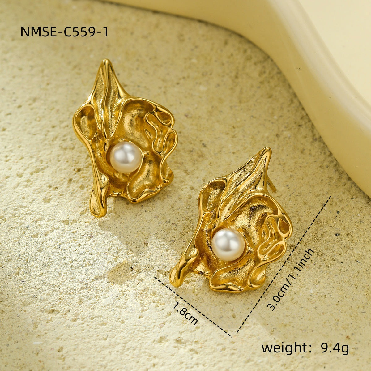 Orecchini da donna minimalisti geometrici a fiore in acciaio inossidabile con dettagli in perle e placcatura oro
