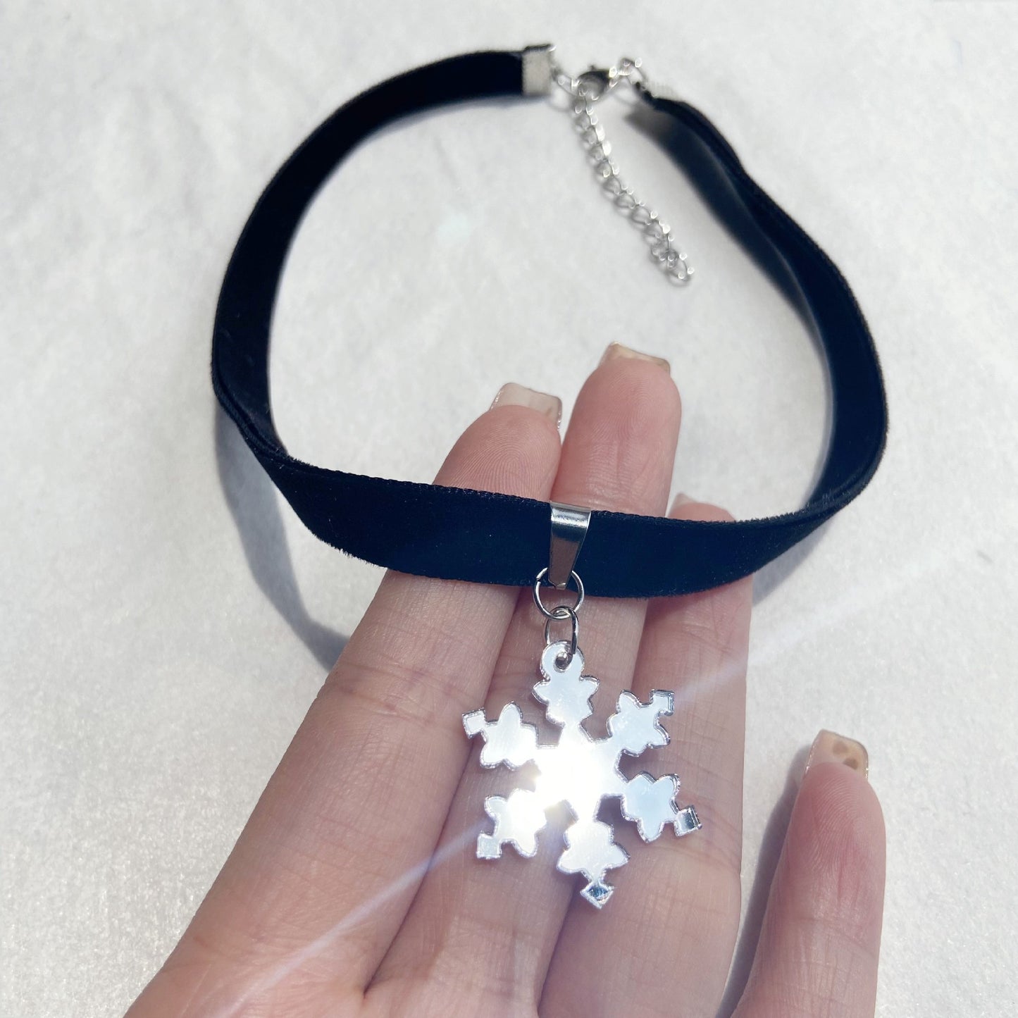 Sweet-Edgy Velvet Choker Necklace with Acrylic Star Snowflake Bat Skull Heart Pendant in Geometric and Insect Shapes