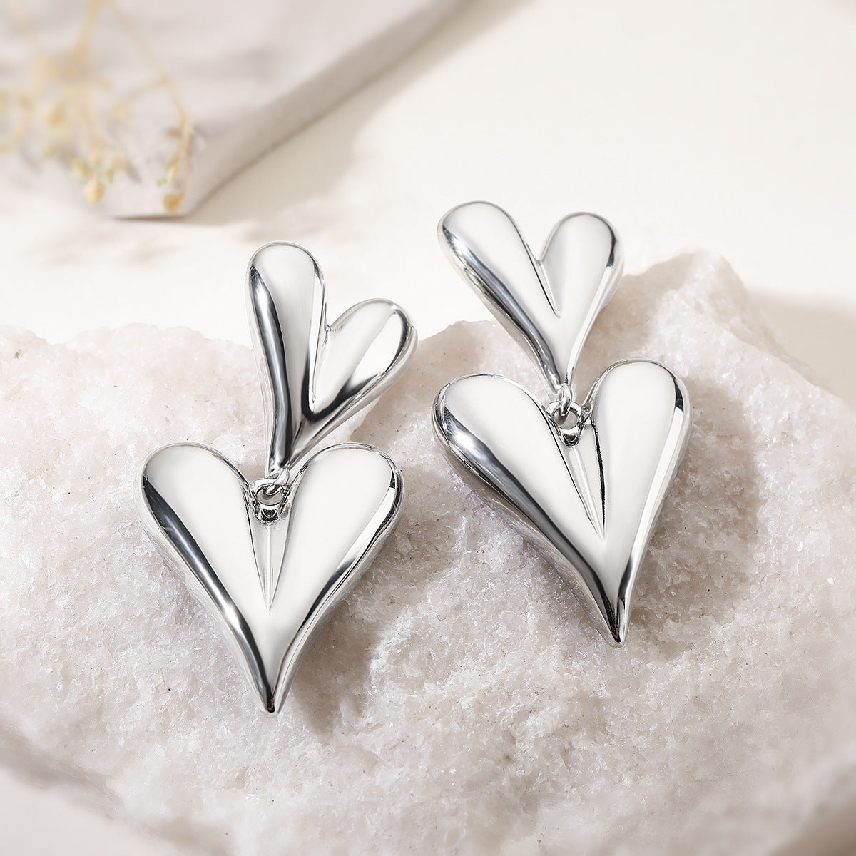 Minimalist Heart-Shaped Copper Earrings with 18K Gold Plating for Women, Geometric Design, Micro-Pave Setting