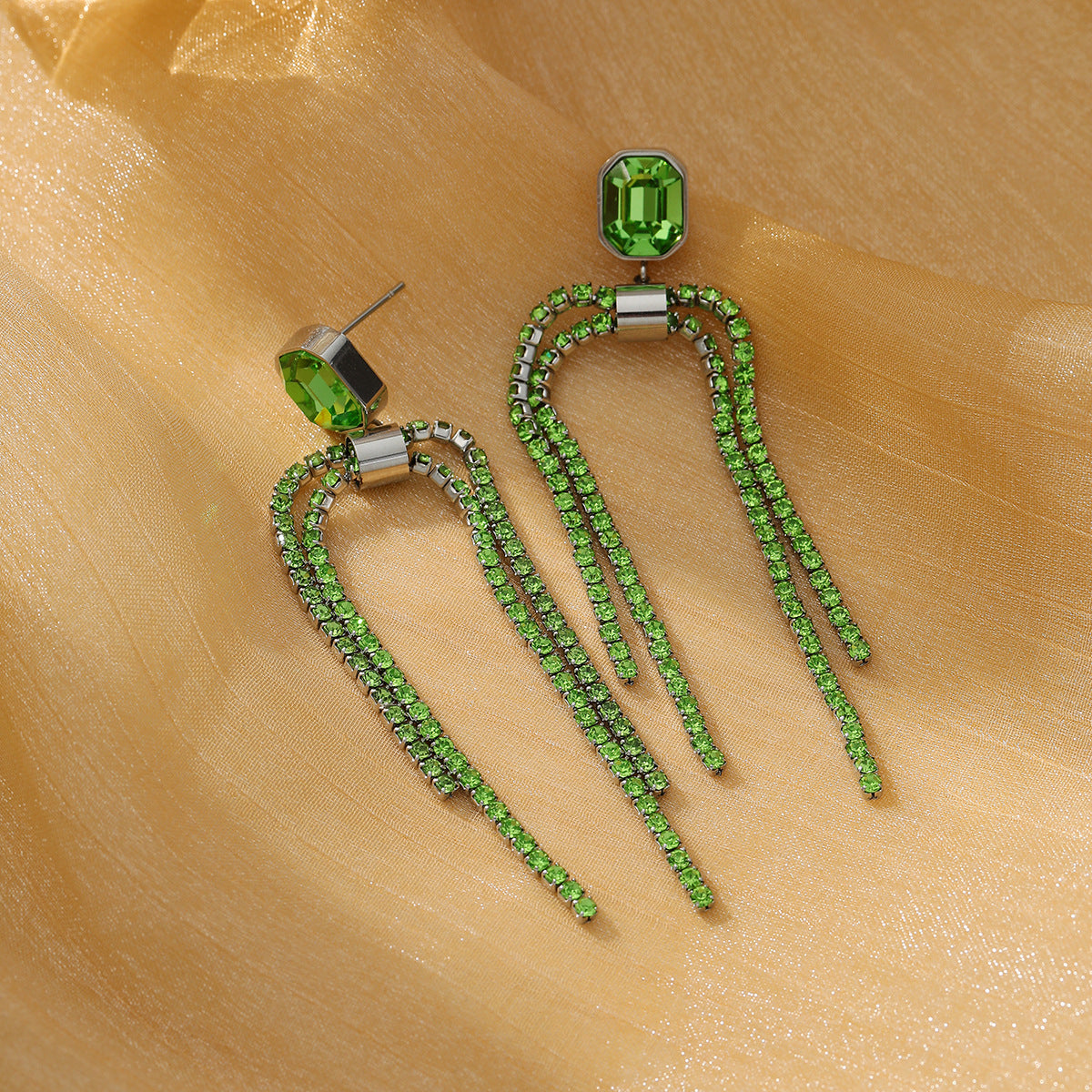 Orecchini da donna in stile vintage francese con nappa in acciaio al titanio e strass, finitura placcata, gioielli di lusso leggeri per tutti i giorni