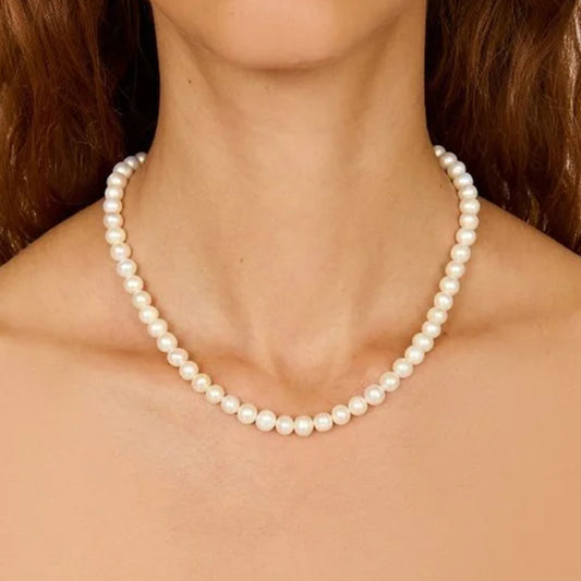 Collar con colgante de perlas estilo francés vintage en acero inoxidable con incrustaciones de pedrería y acabado chapado para mujer