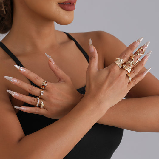 Anello da Donna Minimalista in Metallo Geometrico con Intarsi di Strass e Fascia Aperta Regolabile