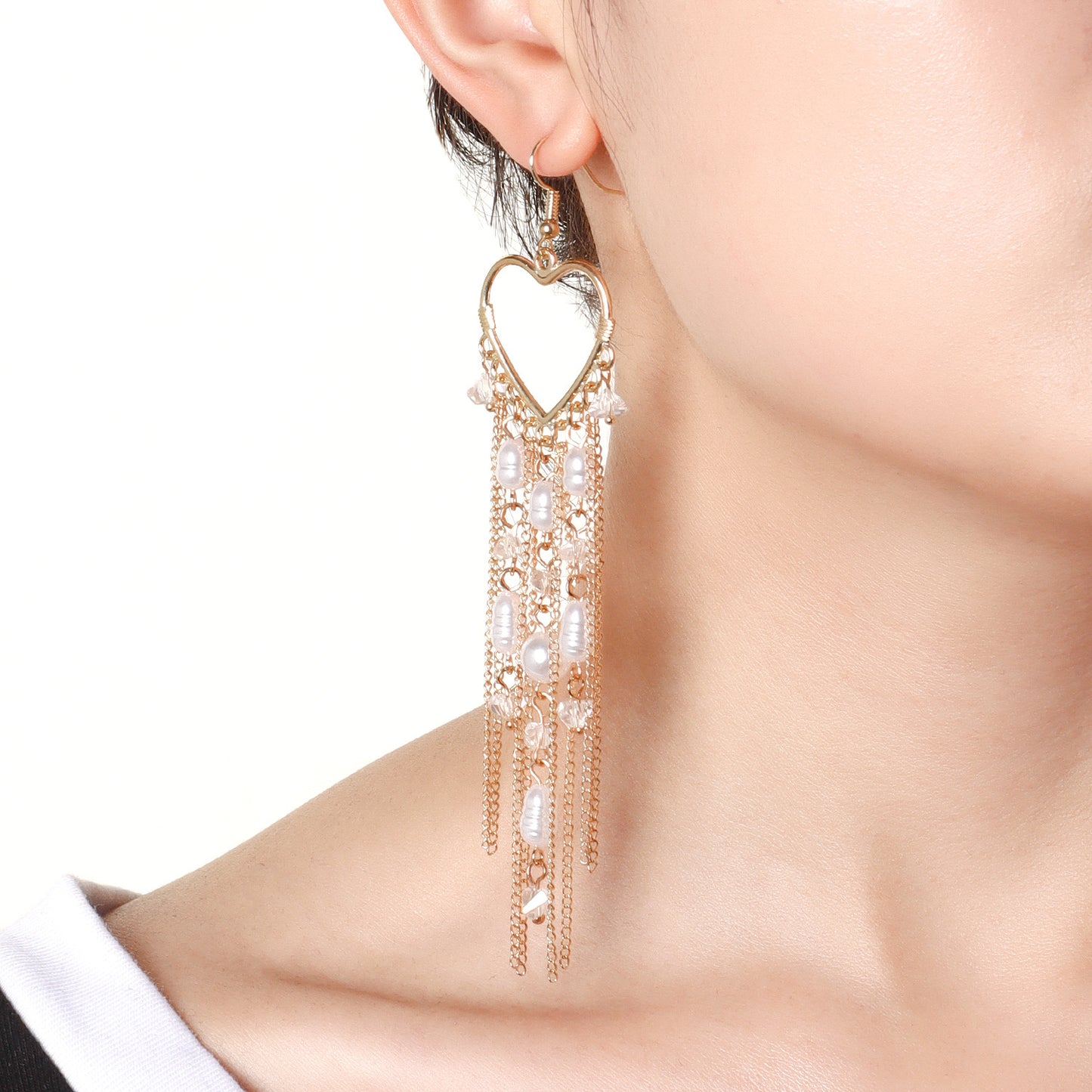 Fashionable Heart-Shaped Alloy Earrings with Rhinestone Embellishment and Fringe Design for Women