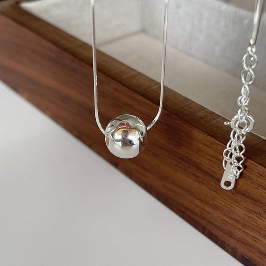 Collar de plata esterlina 925 con cadena de hueso de serpiente y colgante redondo geométrico, joyería moderna minimalista para mujer