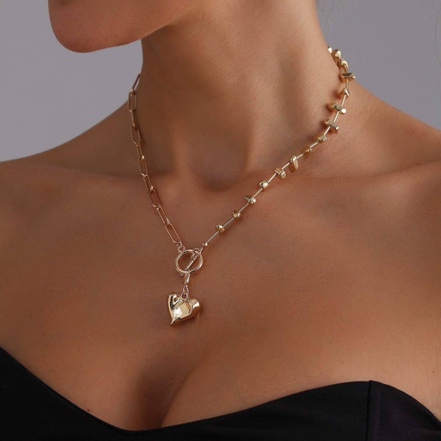Collar vintage de aleación con forma de corazón, incrustaciones de piedra geométrica y acabado chapado para mujer
